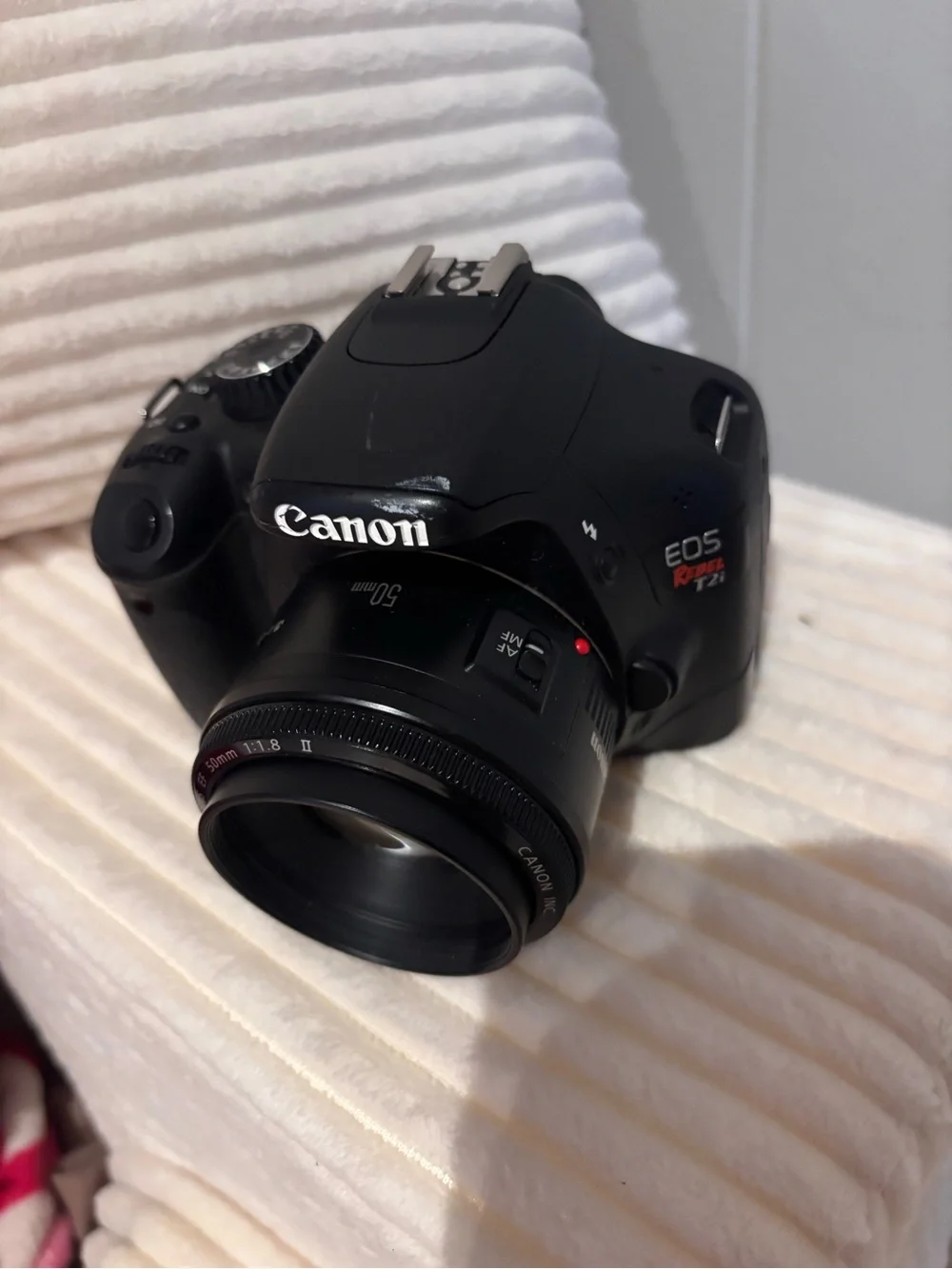 Canon EOS Rebel T2i / EOS 550D Digital Camera - Black